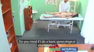 Tini klinikán tanul védtelen szexet