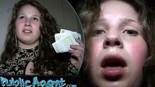 Tini csaj első beleélvezés nedves puncija mélyen