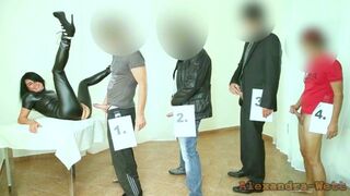 A sperma parti! korlátlan dugás a latexból készült szajhával!