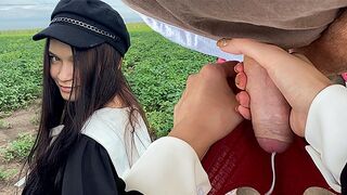 POV mostohatestvér simogatja a farkát és becsúsztatja a bugyijába
