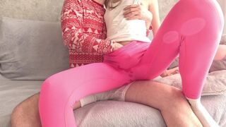 Lágy leggingsben élvezett bele dupla mély creampie-be
