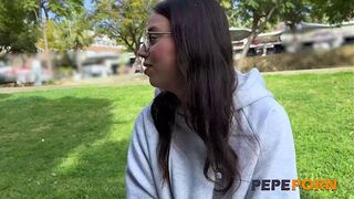 Forró tini és érett milf lányok izgató előjáték a PepePornon